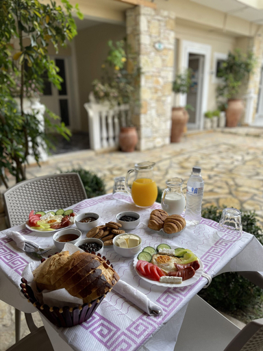 Food & Drinks 5, Arial Penthouse Suites, Vlorës