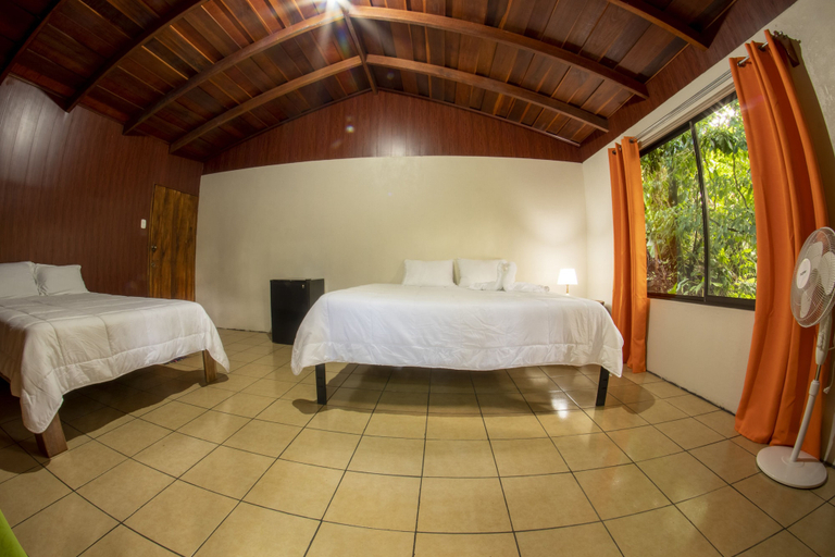 Bedroom 2, Arenal Rustic Lodge, San Ramón