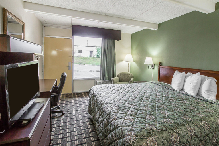 Bedroom 5, Rodeway Inn Laurens, Laurens