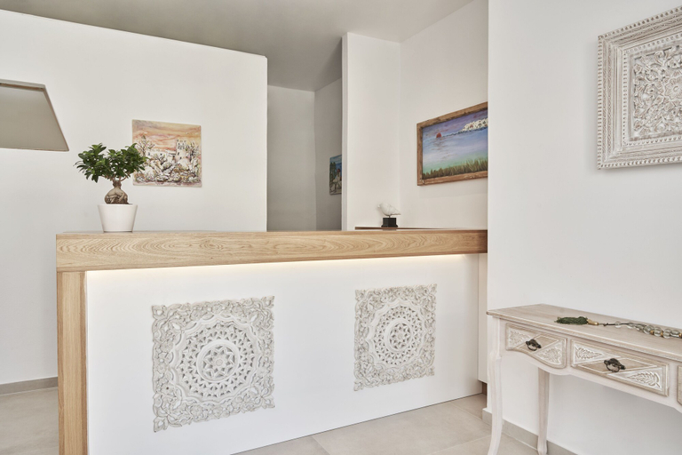 Bathroom 5, Galation, South Aegean