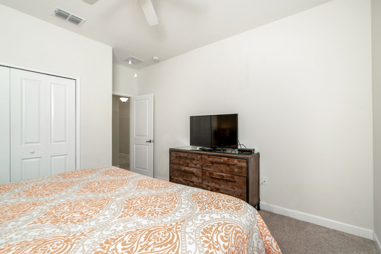 Bedroom 2, 6bed 5Ba Villa Game Room Pool Spa, Polk