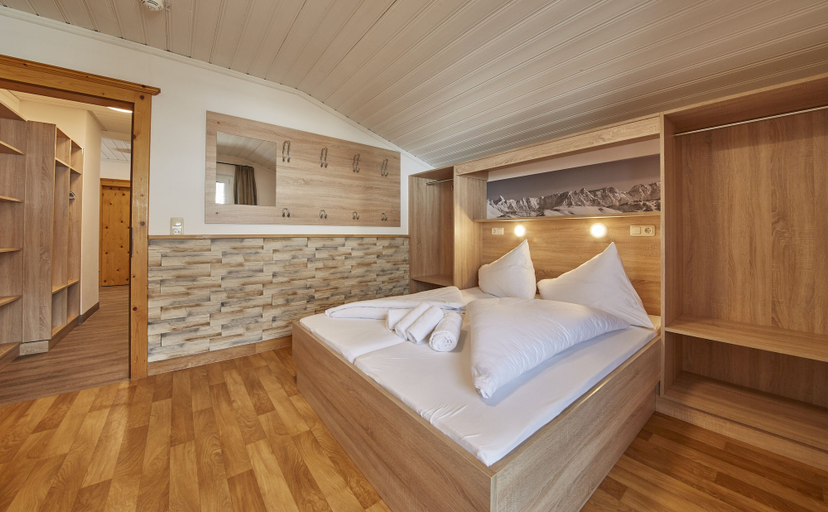 Bedroom 2, Ski & Bike Appartements Forsthaus, Zell am See