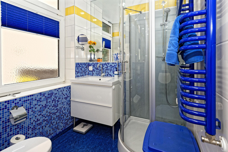 Bathroom 3, Moltkestrasse 89, Hildesheim