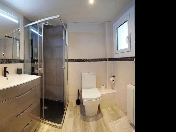 Bathroom 4, Amity Be my Guest Castelldefels, Barcelona