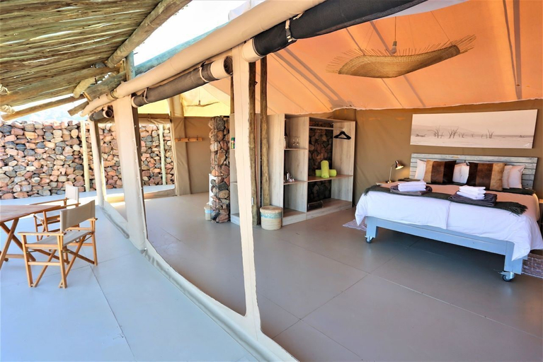 Bedroom, The Elegant Desert Camp, Gibeon