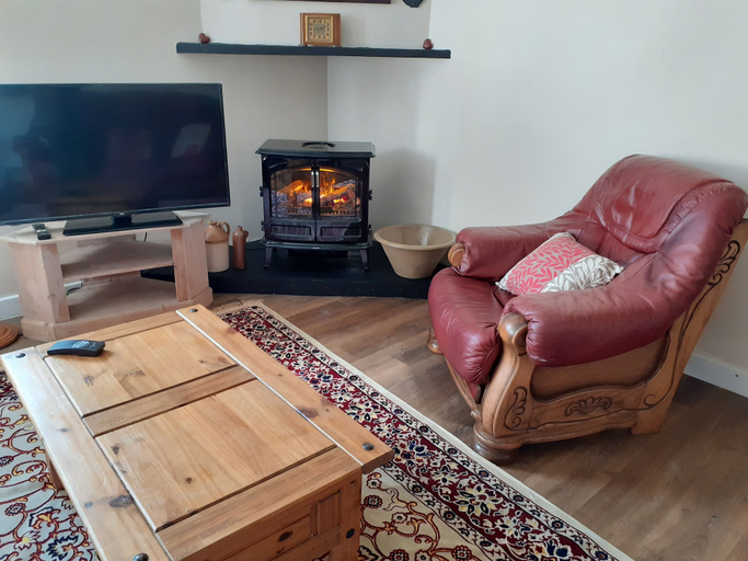 Others 5, Inviting 3-bed Cottage Close to Pwllheli, Gwynedd