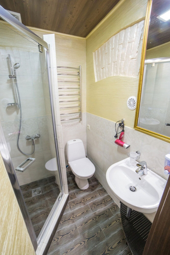 Bathroom, 1 Bedroom Apartment Valova 16A, L'vivs'ka