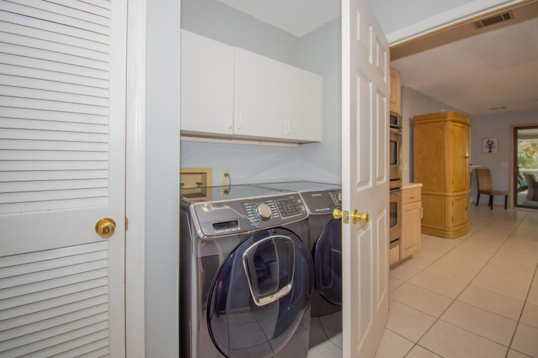 Bathroom 3, 515 Remora Dr, Beaufort