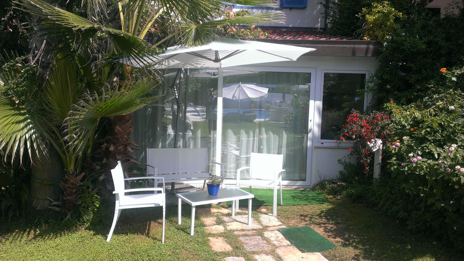 Others 5, Villa Rosamarina, Brindisi