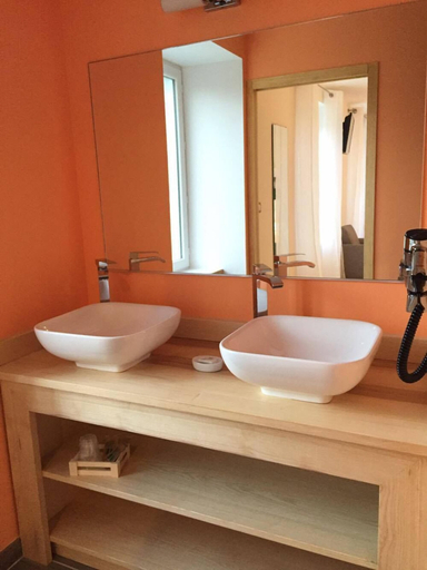 Bathroom 3, Hotel du Bout du Monde, Cantal