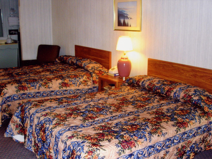 Bedroom 3, Hillcrest Inn & Suites, Ozona