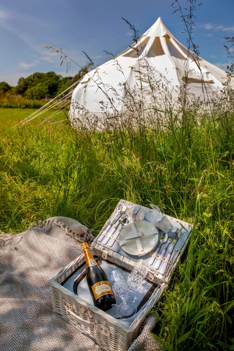 Food & Drinks, Star Gazing Bell Tent Farm Stay, Leicestershire