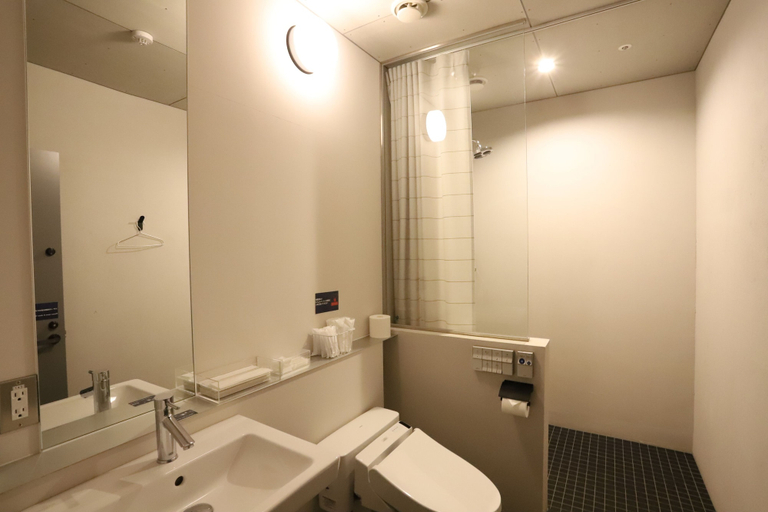 Bathroom 5, Hostel Tomar, Furano