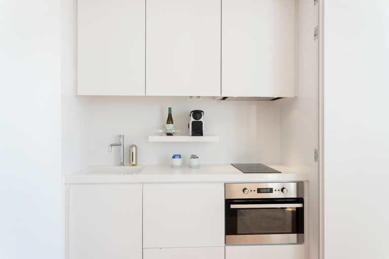 Others 5, Chiado Studio and One-Bedroom Apartment - by LU Holidays, Lisbon