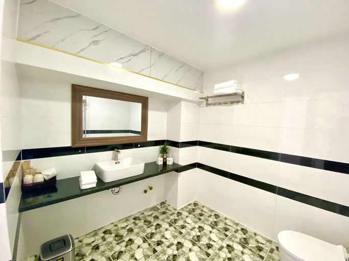 Bathroom 4, Tuan Ninh Hotel, Côn Đảo
