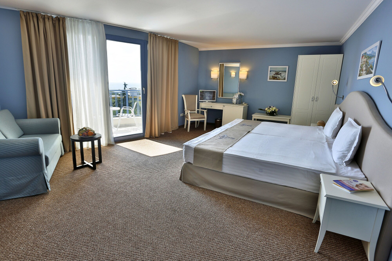 Bedroom 3, Hotel Sofia - All Inclusive, Varna