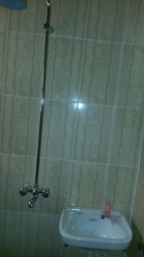 Bathroom 4, Kings Crown Hotel, Alimosho