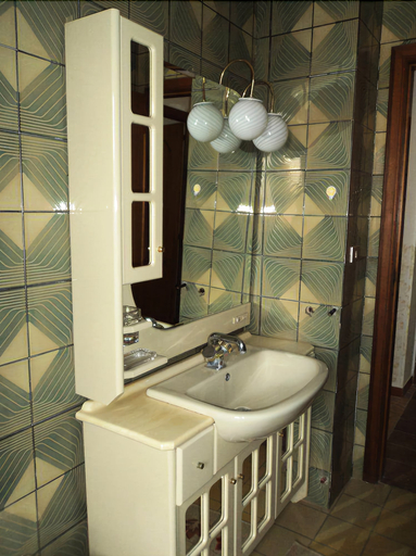Bathroom 5, B&B Valente, Salerno