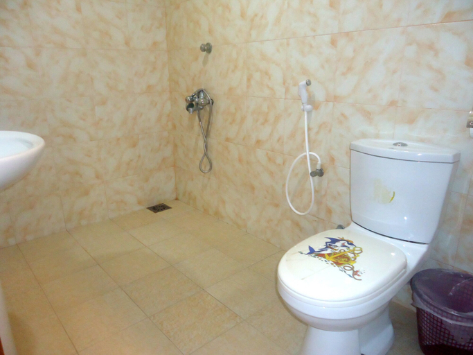 Bathroom 5, White Sand Beach Inn, Kuchchaveli