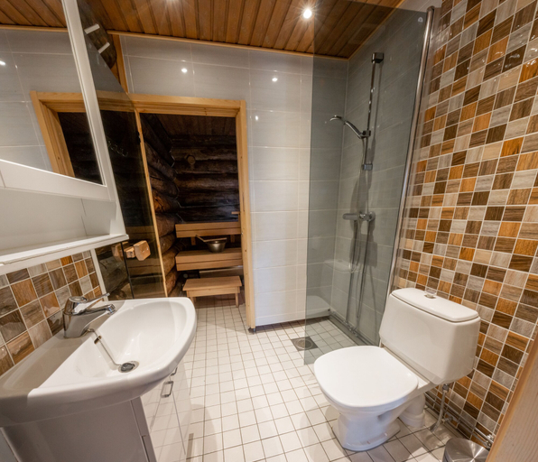 Bathroom 5, Hotel Iso-Syöte, Northern Ostrobothnia