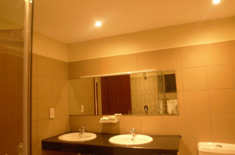Bathroom 4, Stoni Athi Resort, Mavoko