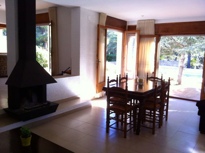 Others 5, Villa Yate, Tarragona