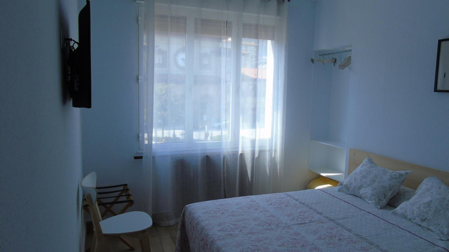 Bedroom 3, Pension Oviedo, Asturias