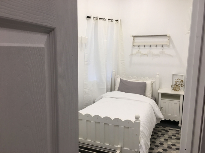 Bedroom 2, Charm in the City, Baltimore