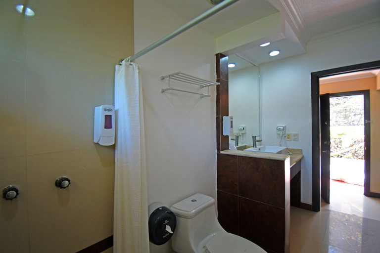 Bathroom 4, La Quinta Gran Bahia Cuastecomates, Cihuatlán
