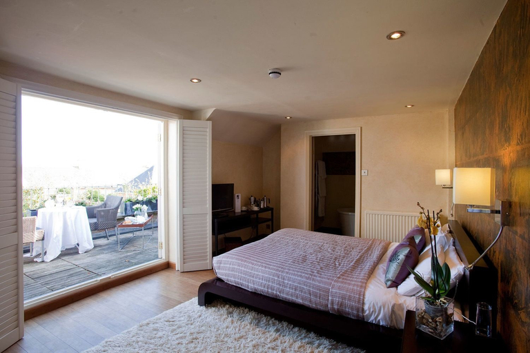 Bedroom 2, The Finchs Arms, Rutland