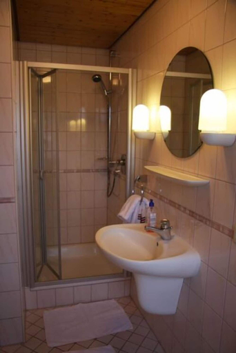 Bathroom 5, Landgasthof Löwen, Tübingen