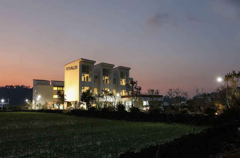 Exterior & Views 2, Casa de Vivaldi Hotel, Seogwipo