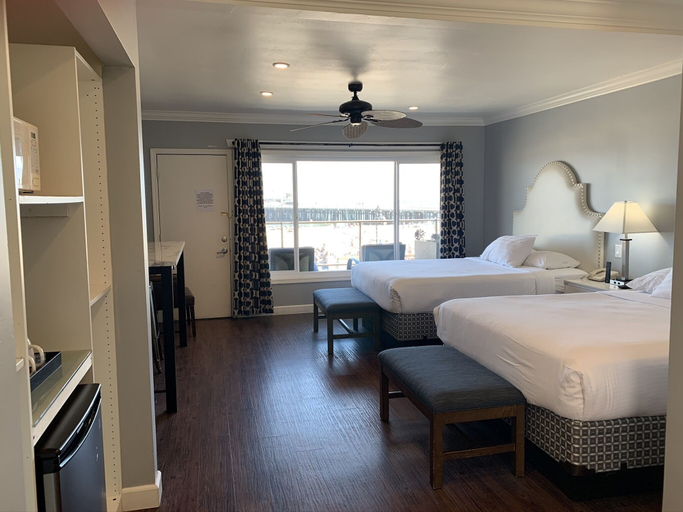 Bedroom 4, Casablanca On The Beach, Santa Cruz
