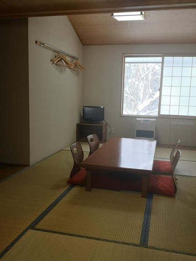 Others 5, Brocken hutte, Hakuba