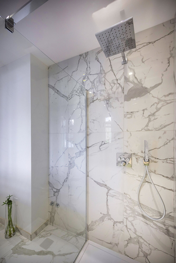 Bathroom 3, La Garenne, Bas-Rhin