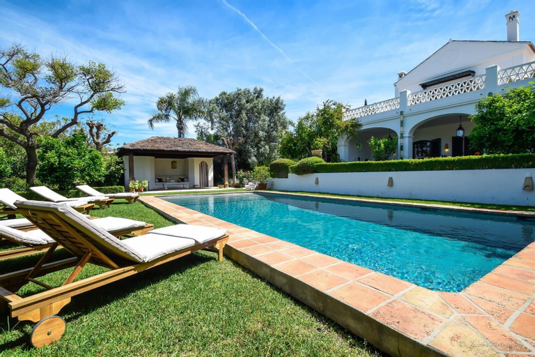 A Real Oasis In Colonial Style Villa, Málaga