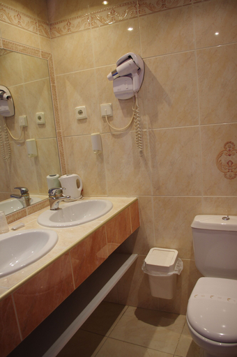 Bathroom 3, Hotel Panda, Pyrénées-Orientales
