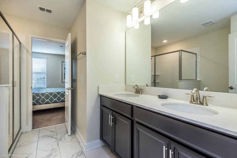 Bathroom 3, 1586sandb, Osceola