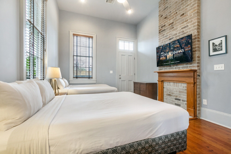 Bedroom 3, Hosteeva 2BR Steps to St. Charles Ave, Orleans