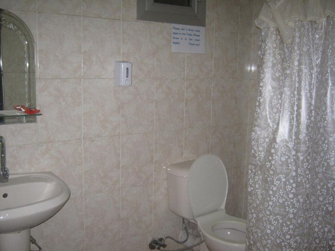Bathroom 4, Great Alexander Hostel, 'Abdin