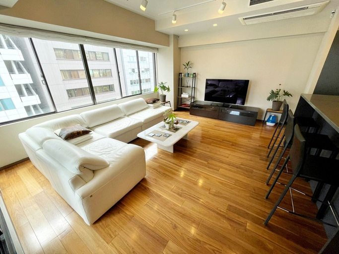 Others 4, Residenza La Giacca, Chiyoda