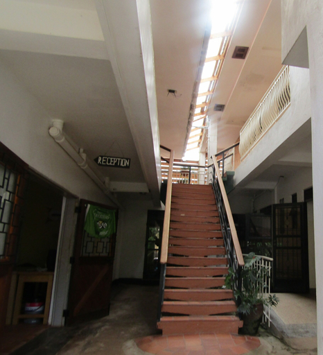 Others 5, Banda Inns, Kampala