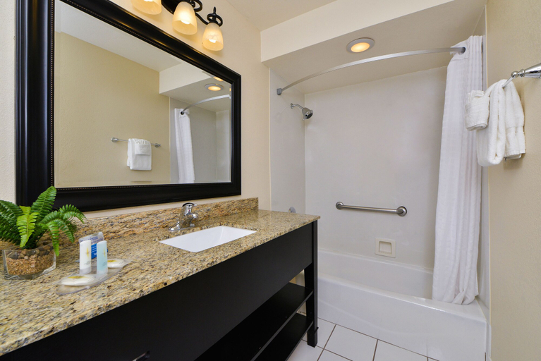Bathroom 4, Blu Pacific Hotel, Monterey