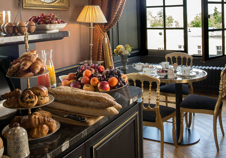 Food & Drinks 5, Chateau Colbert, Maine-et-Loire