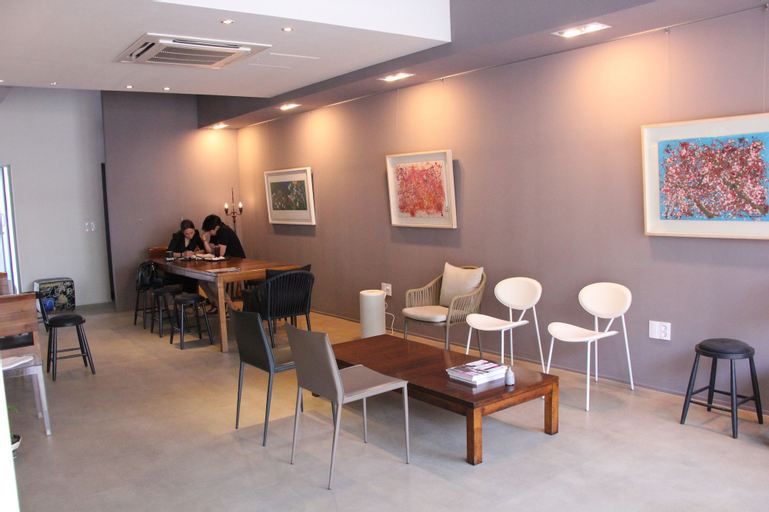 Wood House Hotel, Suyeong