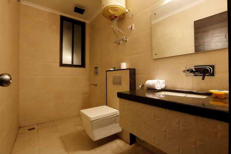 Bathroom 3, Hotel Airport Express, Delhi