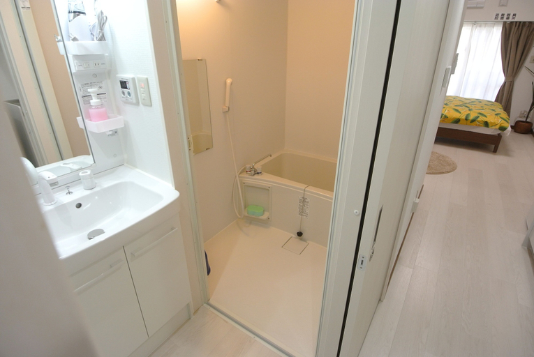 Bathroom 3, Kukuru House 3, Naha