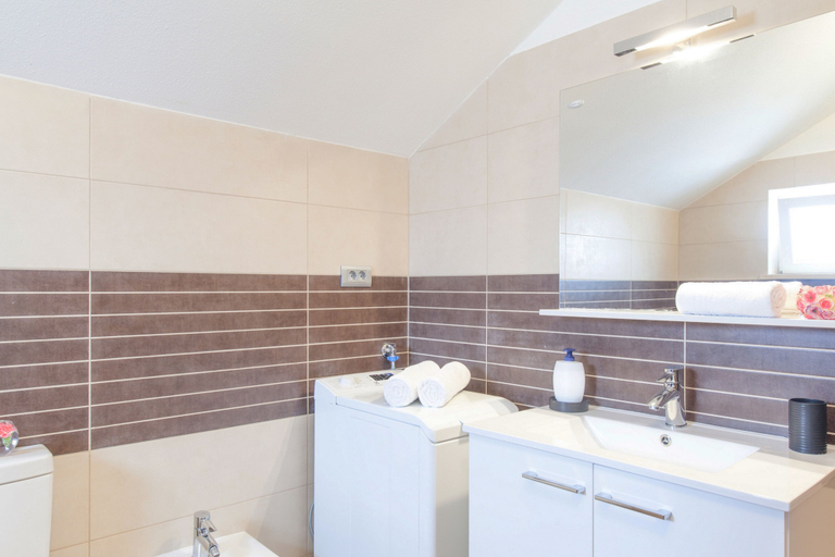 Bathroom 4, Holiday Home Puteus, Selca
