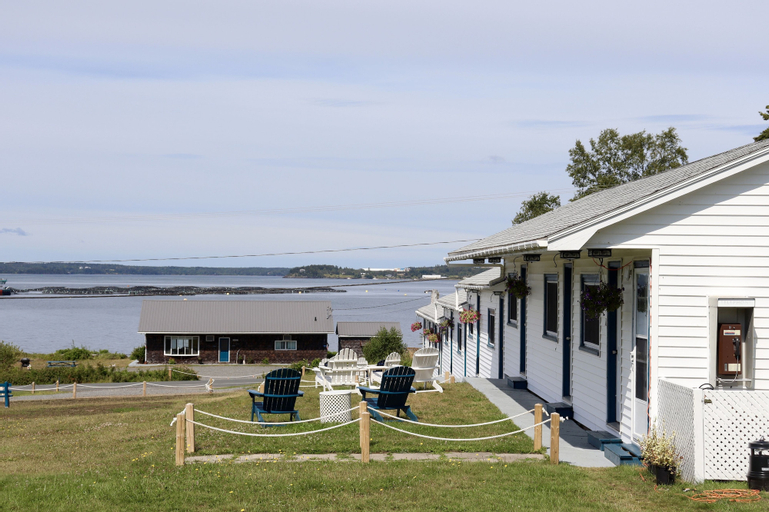 Friars Bay Inn & Cottages, Charlotte