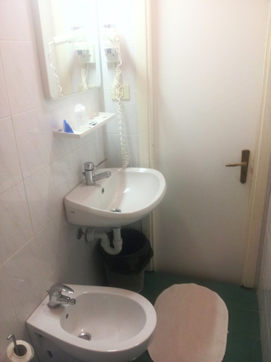 Bathroom 5, Hotel San Pietro, Genova